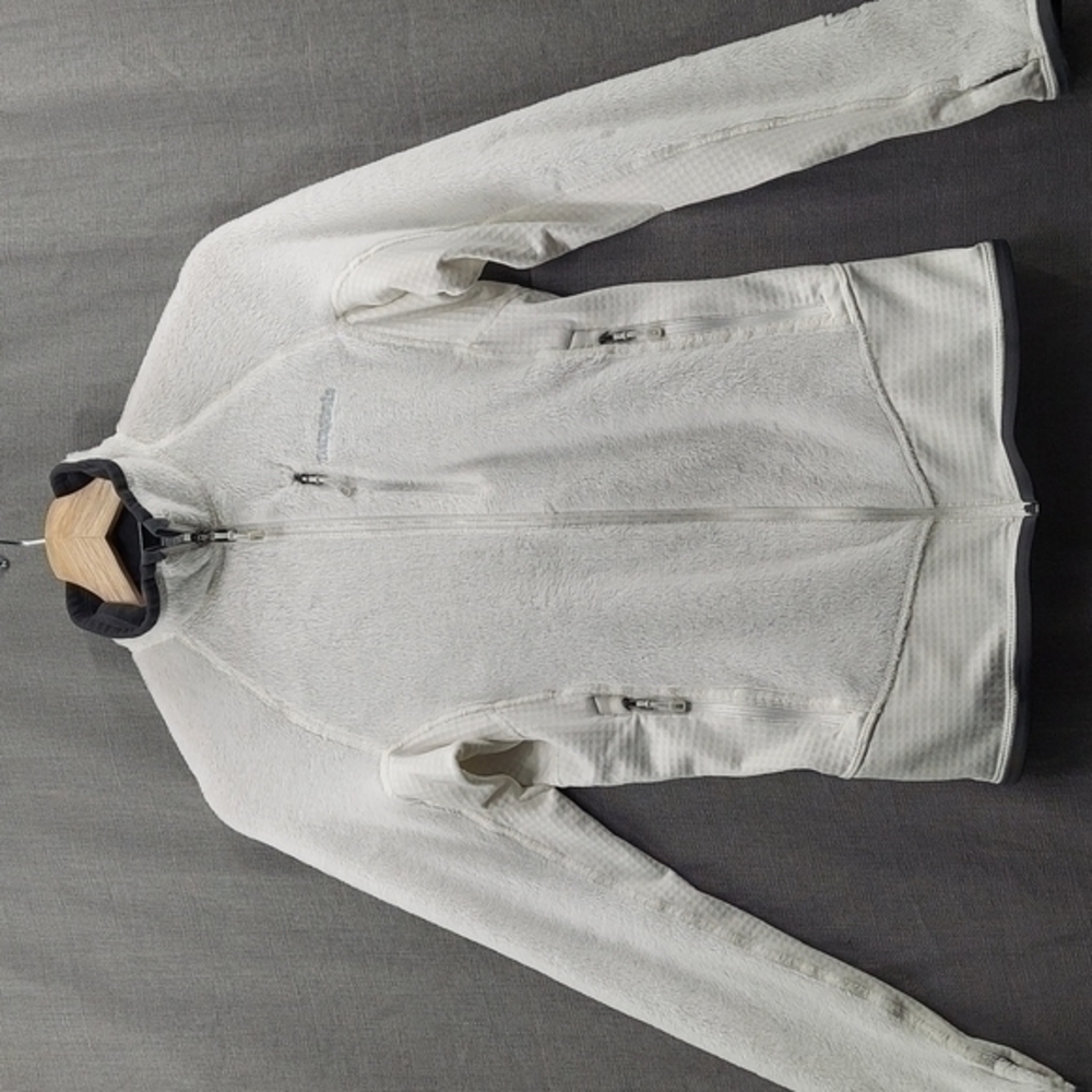 Women's PATAGONIA White Fleece Size Small RN 51884